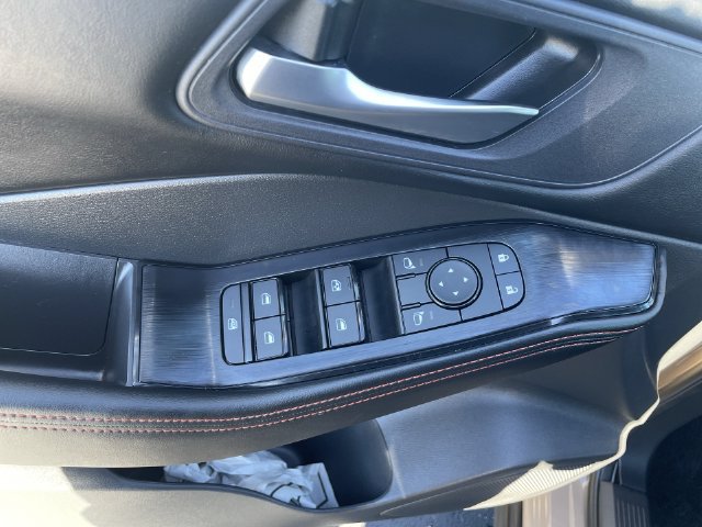 Used 2025 Nissan Rogue SV AWD/4WD image 15