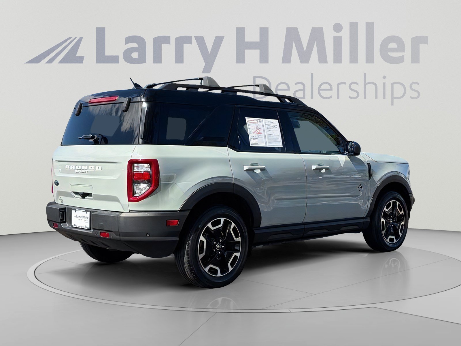 Used 2023 Ford Bronco Sport Outer Banks w/ Tech Package AWD/4WD image 5