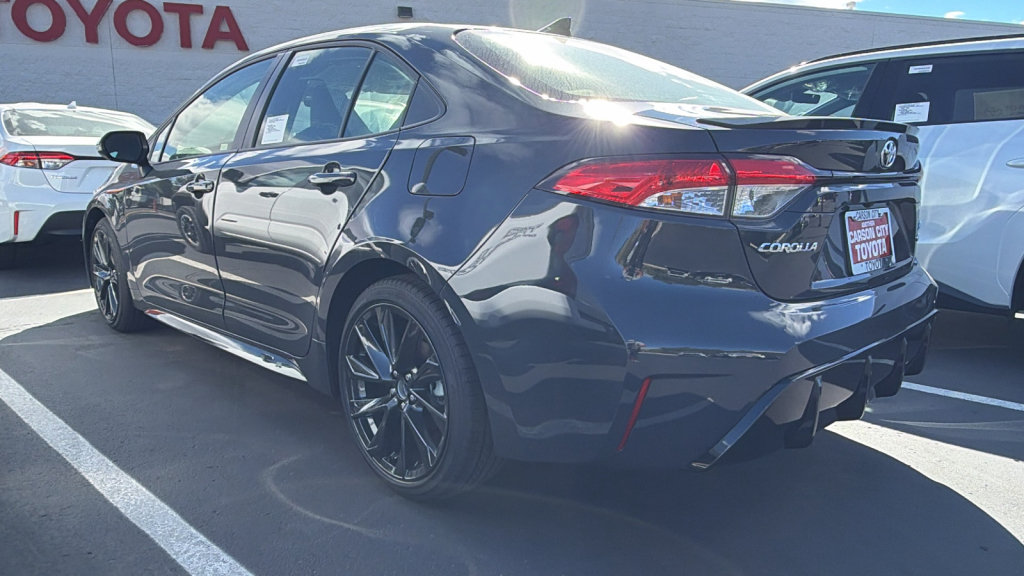 New 2026 Toyota Corolla SE FWD image 3