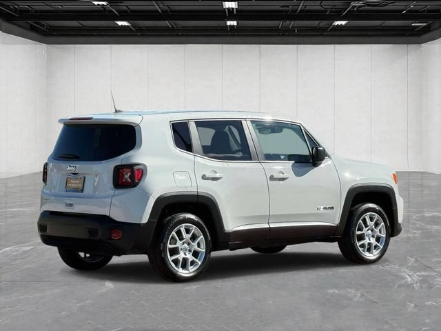 Certified 2023 Jeep Renegade Latitude AWD/4WD image 5