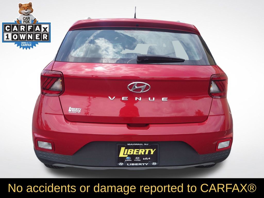 Certified 2023 Hyundai Venue Limited FWD image 5