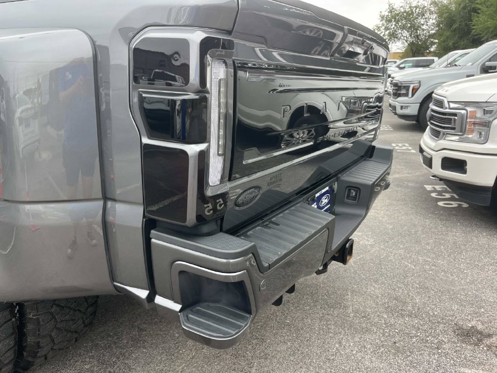Used 2024 Ford F450 Platinum w/ FX4 Off-Road Package AWD/4WD image 12