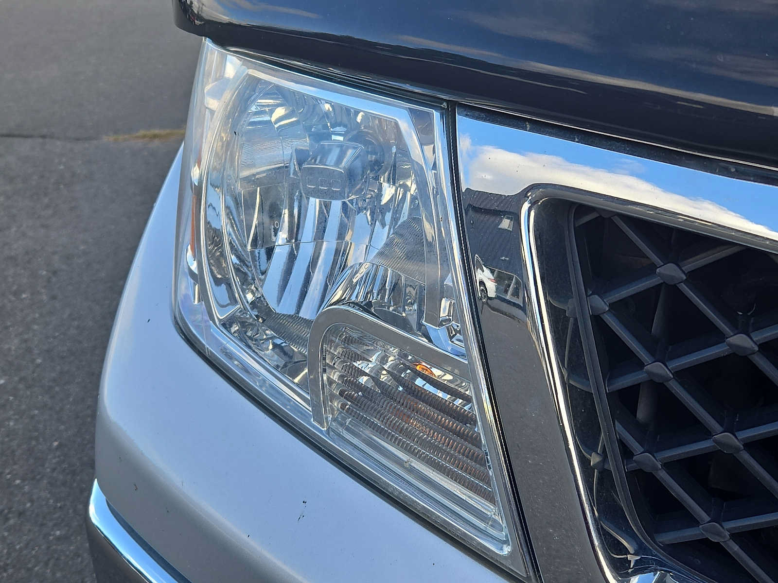 Used 2019 Nissan Frontier SL AWD/4WD image 9
