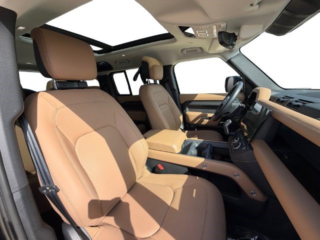 Certified 2026 Land Rover Defender 110 X-Dynamic SE AWD/4WD image 16