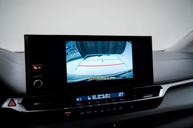 Certified 2025 Toyota Sienna XLE image 22