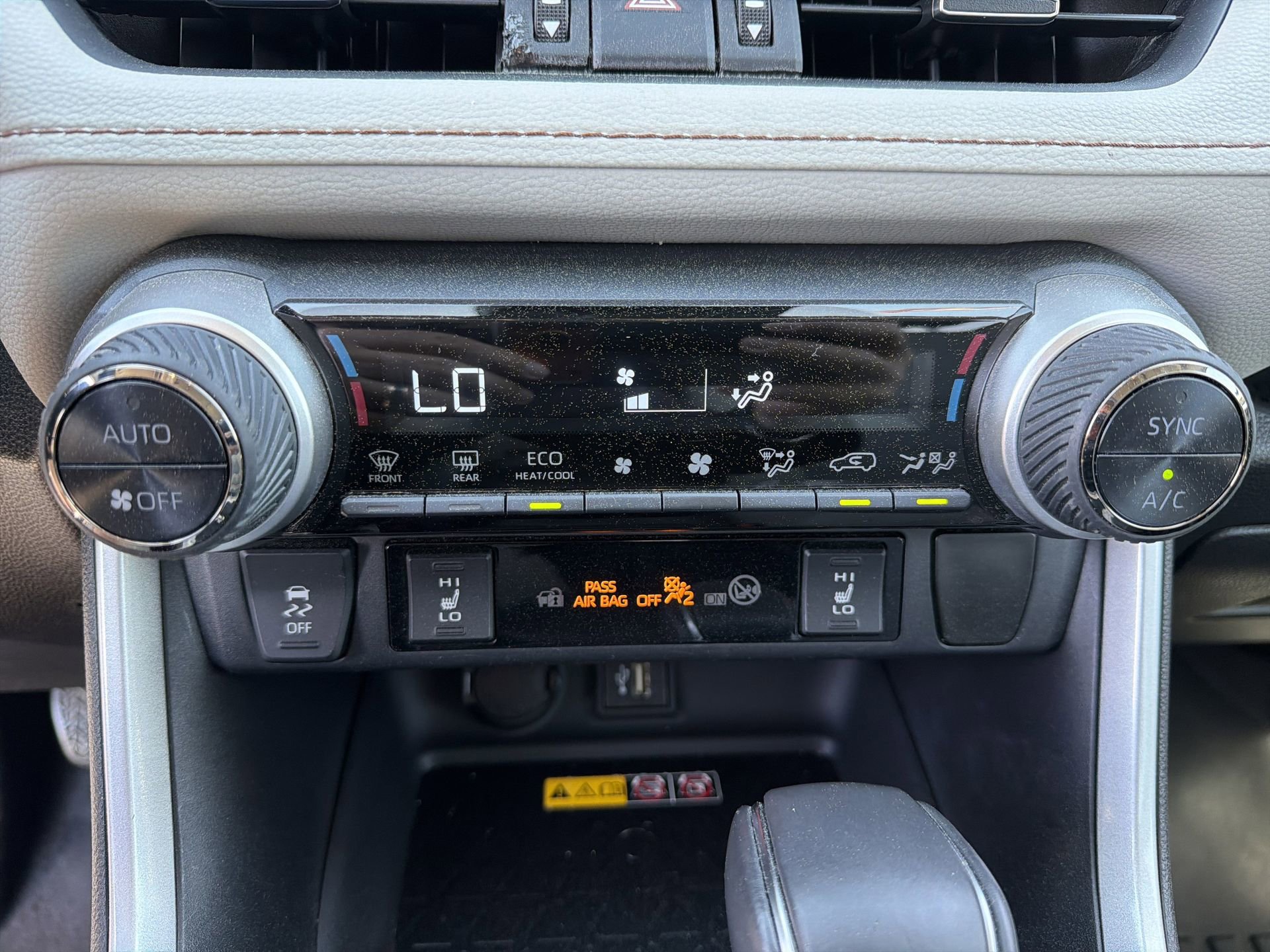 Used 2024 Toyota RAV4 XLE Premium w/ Weather Package AWD/4WD image 8