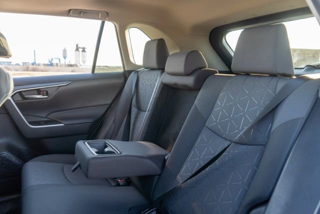 Used 2022 Toyota RAV4 XLE w/ Convenience Package image 17