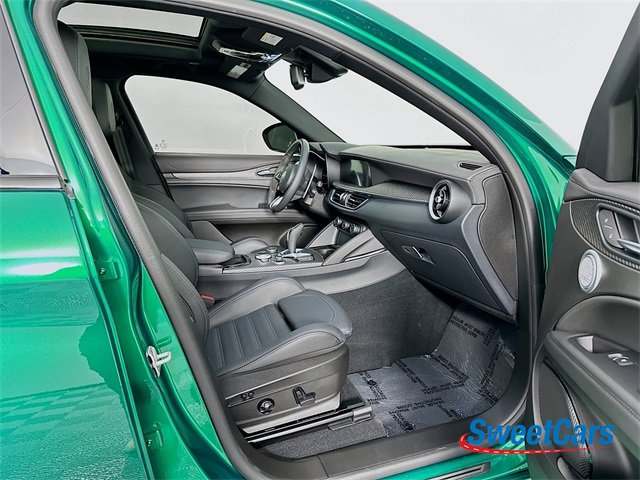 Used 2024 Alfa Romeo Stelvio Quadrifoglio image 10
