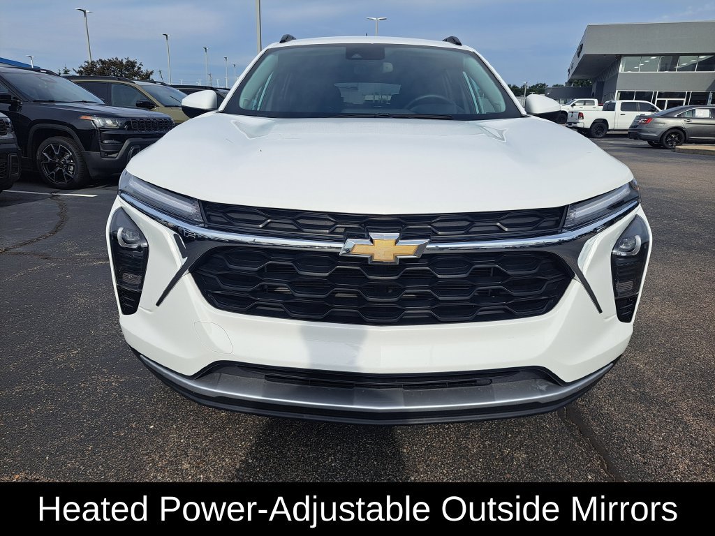 Used 2025 Chevrolet Trax LT w/ LT Convenience Package FWD image 7