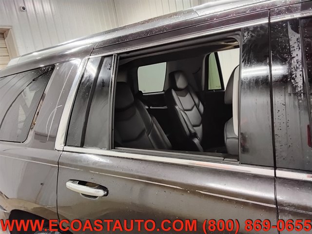 Used 2015 Cadillac Escalade Luxury AWD/4WD image 27