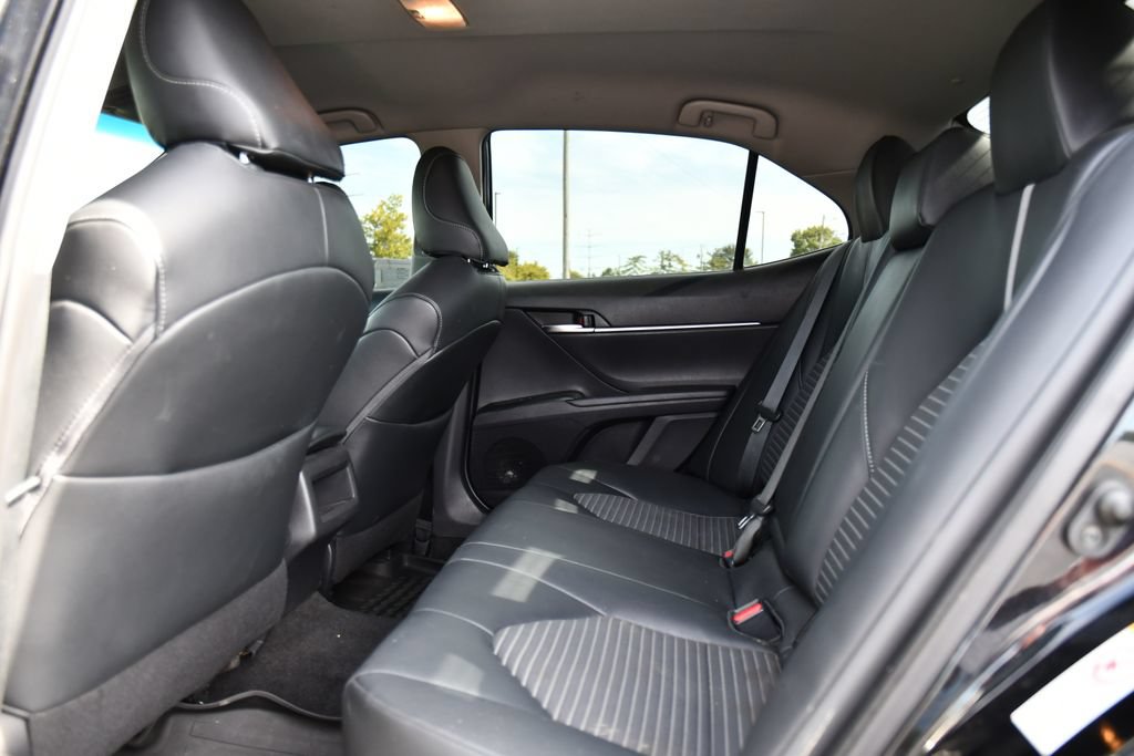 Used 2019 Toyota Camry SE FWD image 18