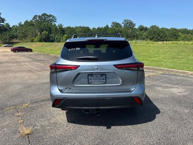 Used 2021 Toyota Highlander LE FWD image 9