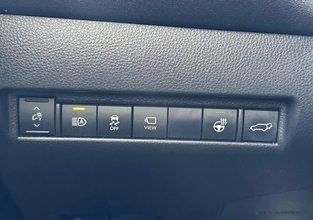 Used 2021 Toyota Venza Limited w/ Advanced Technology Package AWD/4WD image 17