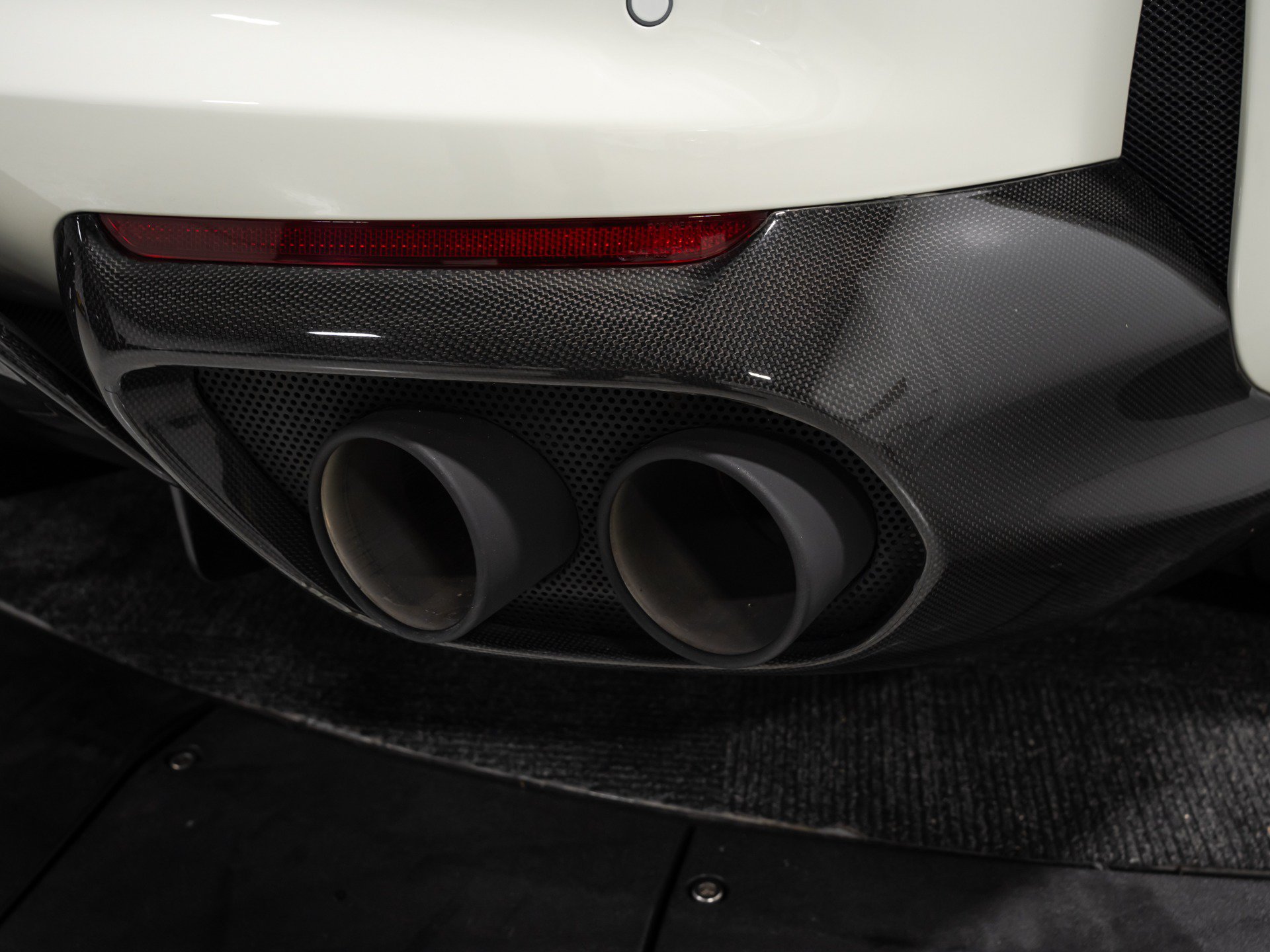 Used 2023 Ferrari 812 GTS RWD image 43
