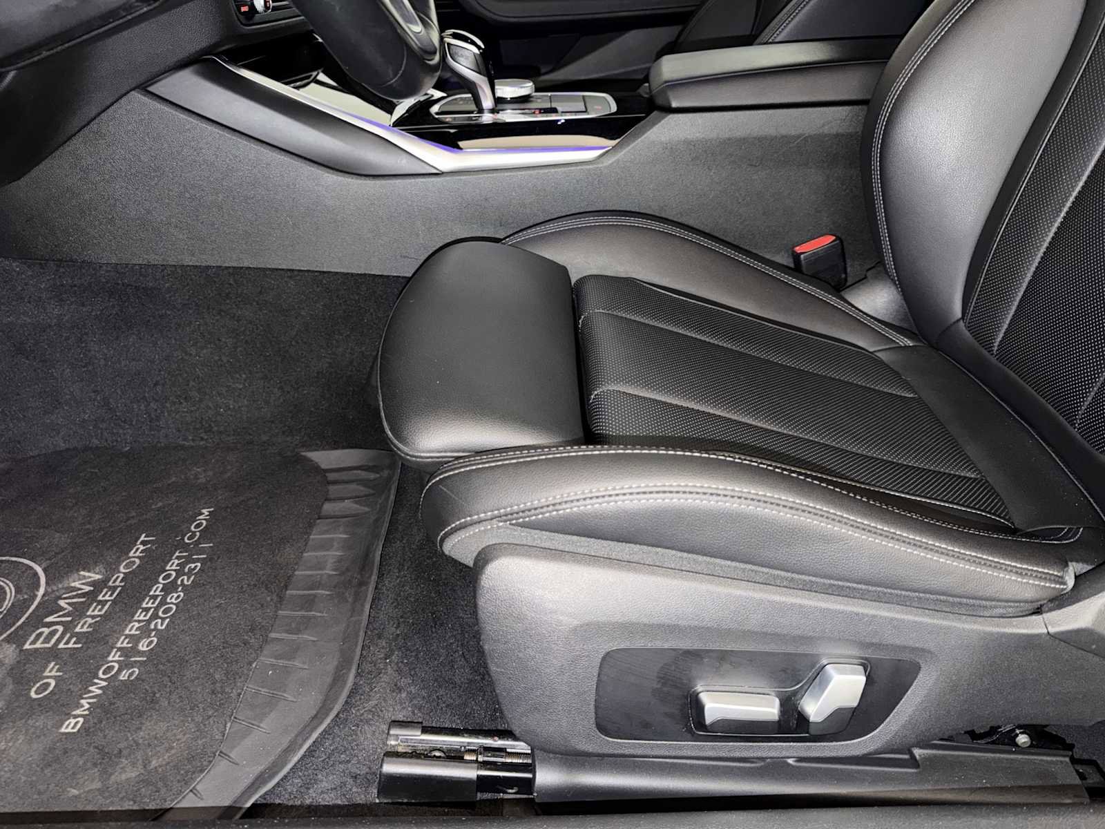 Used 2022 BMW 230i Coupe w/ Convenience Package RWD image 10