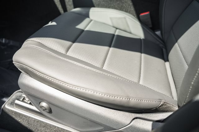 New 2026 Mercedes-Benz GLS 450 4MATIC image 40
