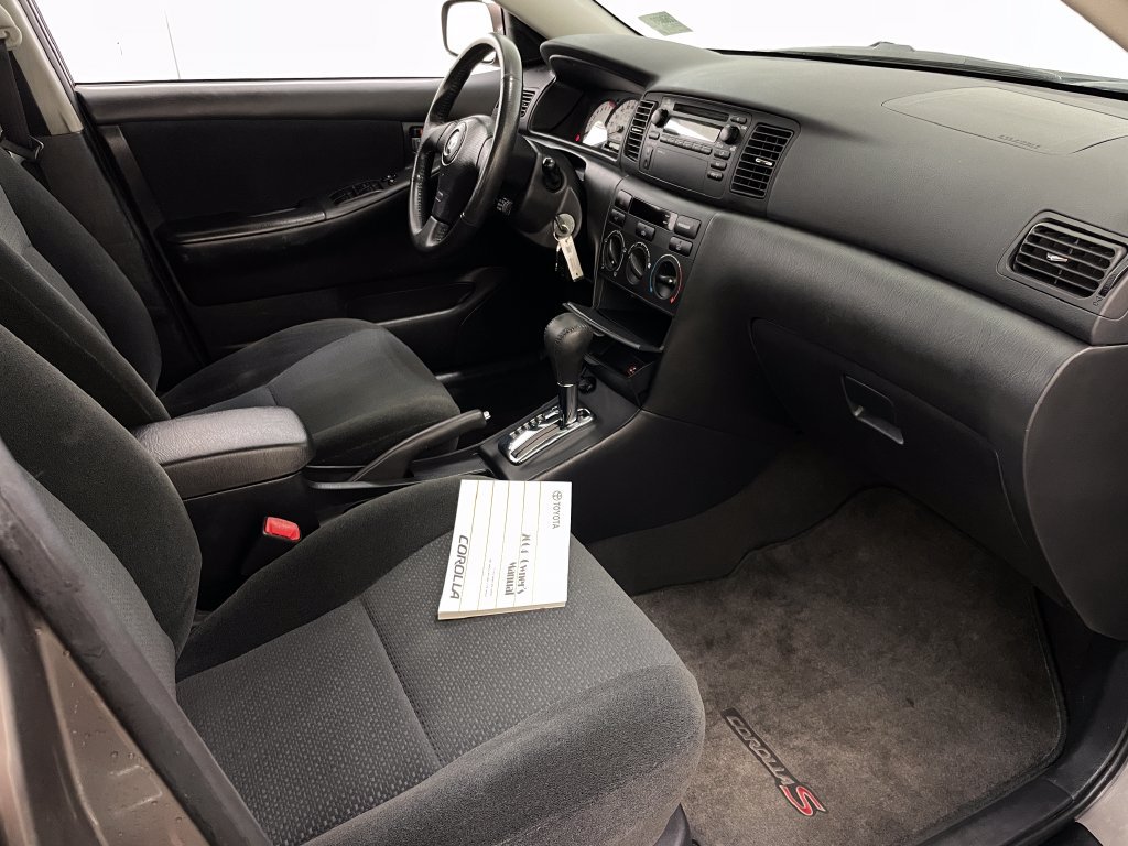 Used 2004 Toyota Corolla CE FWD image 30