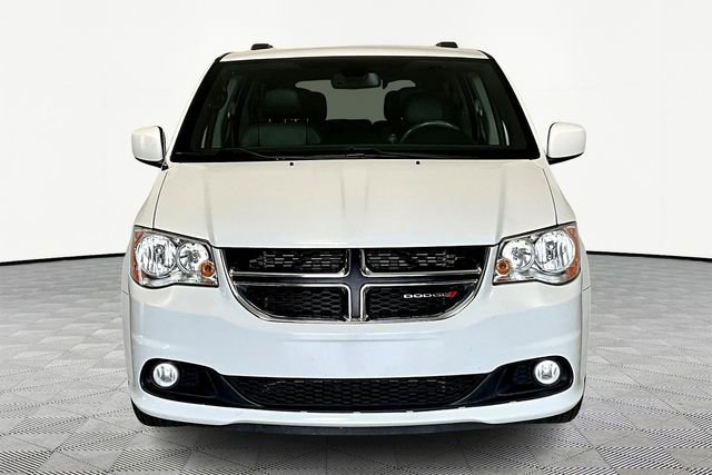 Used 2019 Dodge Grand Caravan SXT image 3