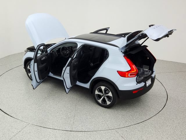 New 2026 Volvo XC40 B5 Plus w/ Protection Package Premier image 40