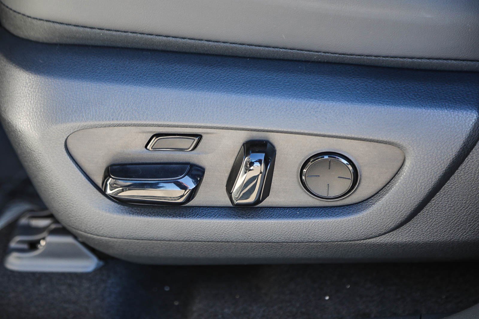 New 2026 Lexus RX 450h 450h+ Luxury image 19