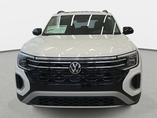 New 2026 Volkswagen Atlas Peak Edition image 2
