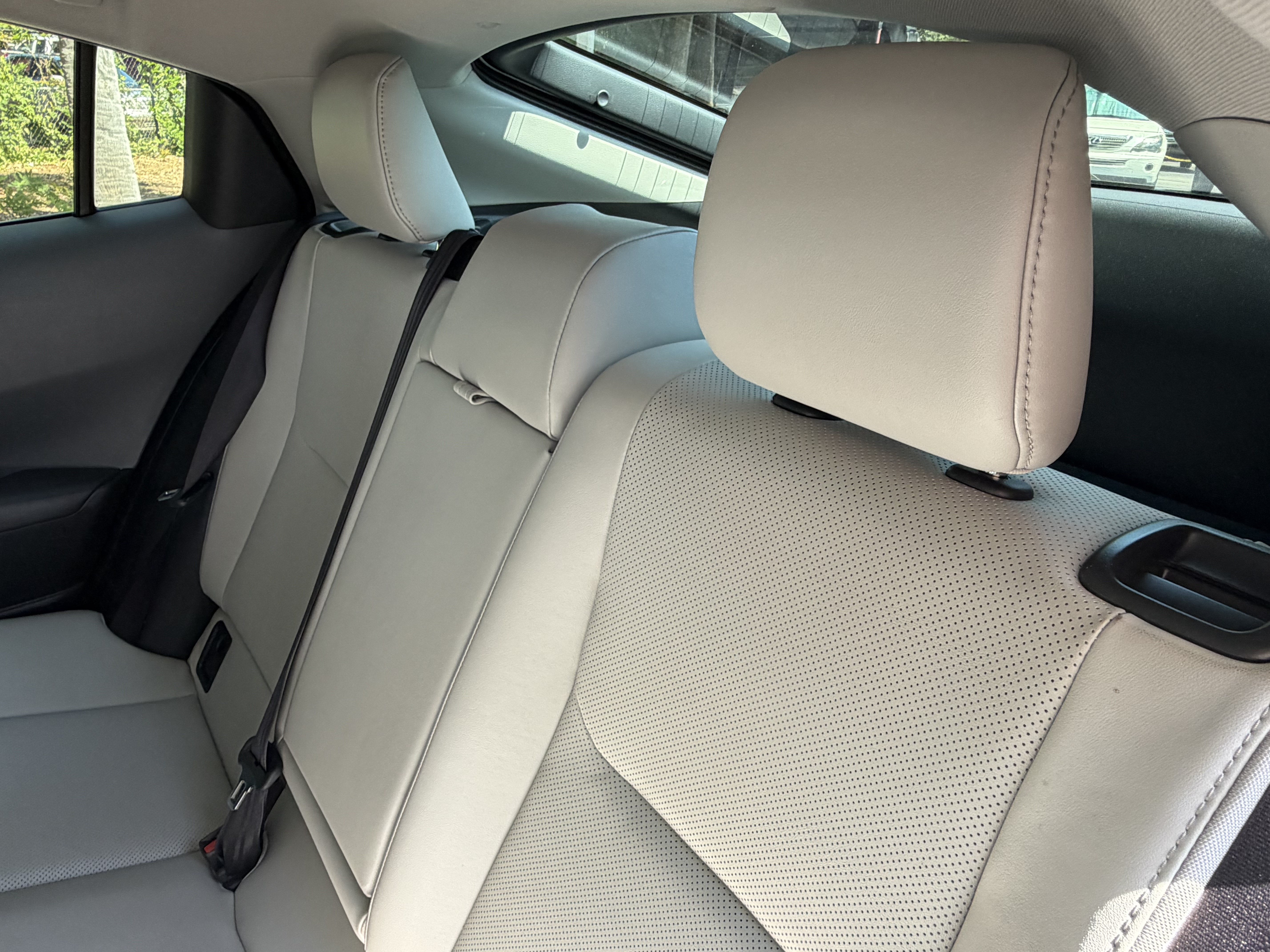 Used 2024 Toyota Prius XLE FWD image 33