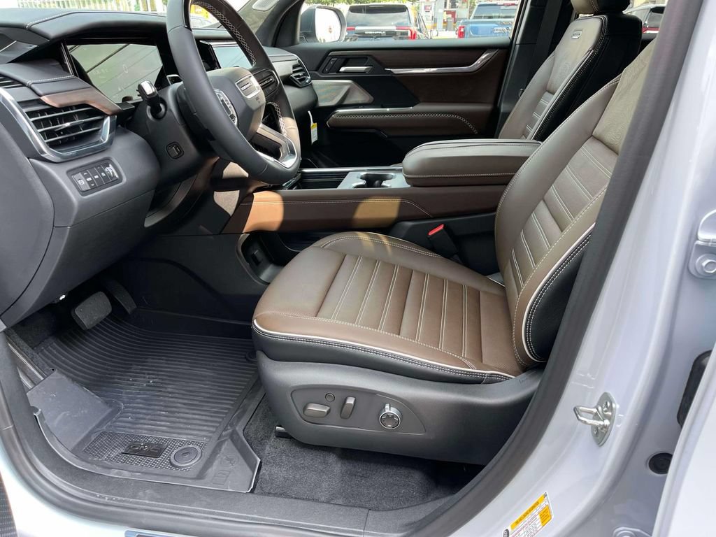 New 2027 GMC Acadia Denali Ultimate w/ LPO, Floor Liner Package AWD/4WD image 24