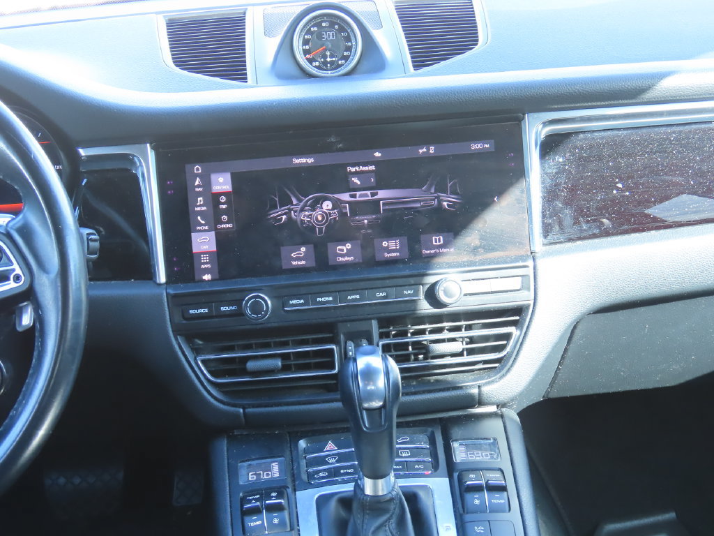 Used 2020 Porsche Macan S AWD/4WD image 8