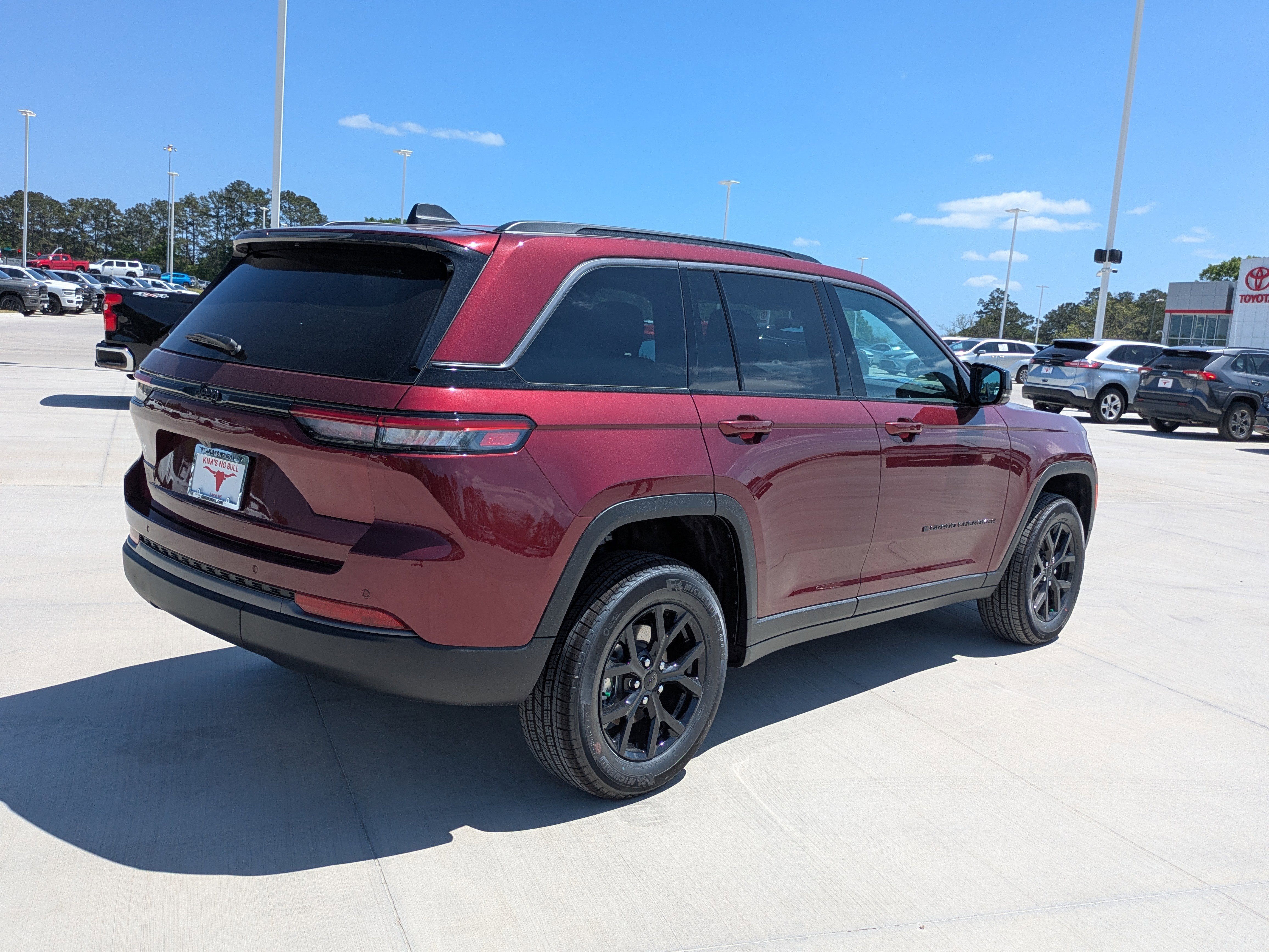 New 2026 Jeep Grand Cherokee Altitude RWD image 7