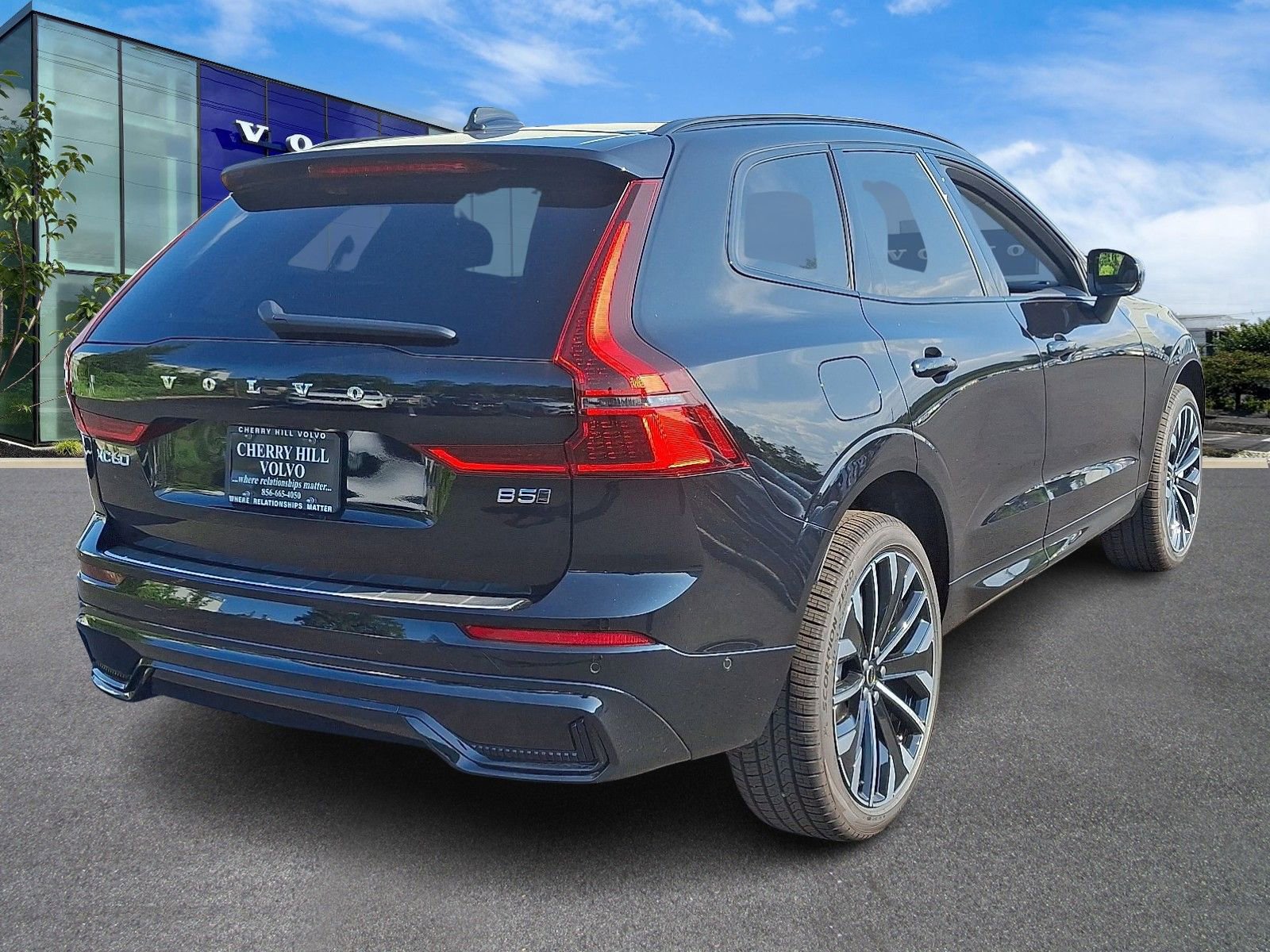 New 2026 Volvo XC60 B5 Ultra w/ Protection Package Premier image 6