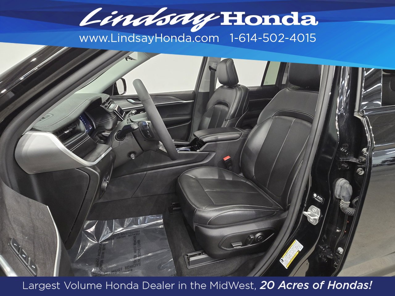 Used 2023 Jeep Grand Cherokee Limited w/ Luxury Tech Group II image 11