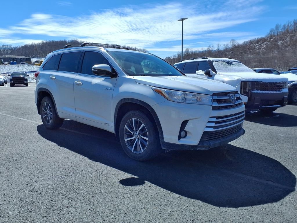 Used 2017 Toyota Highlander XLE image 5