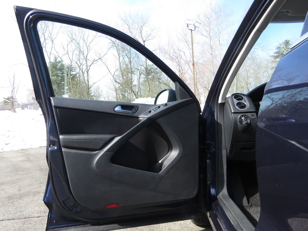 Used 2016 Volkswagen Tiguan SE image 9