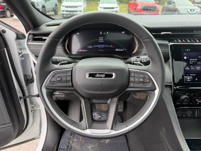 Used 2023 Jeep Grand Cherokee L Laredo AWD/4WD image 13