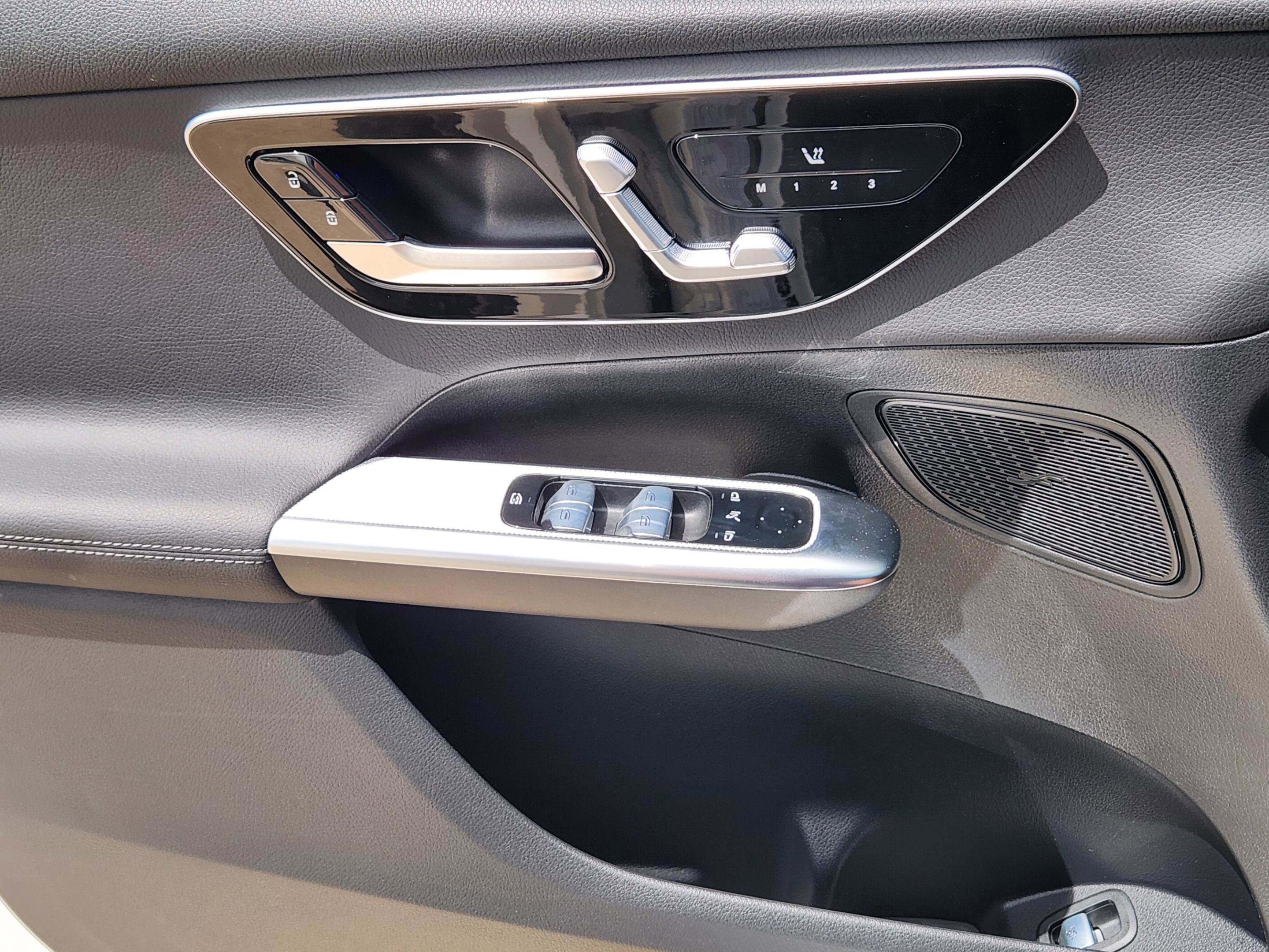 Certified 2025 Mercedes-Benz GLC 300 4MATIC image 14