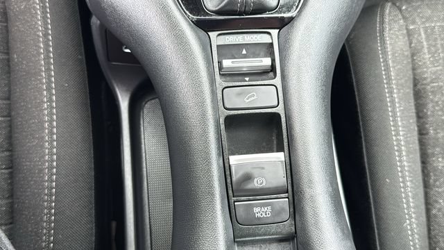 Used 2024 Honda HR-V LX image 19
