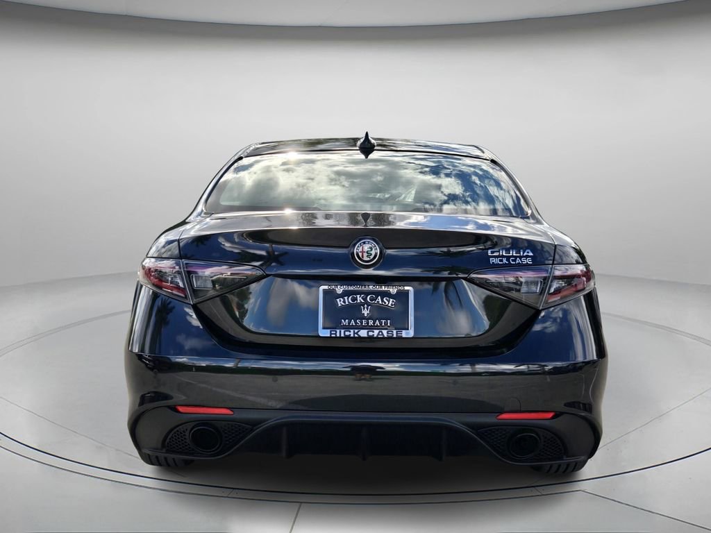 New 2025 Alfa Romeo Giulia w/ Driving Assist Package image 4