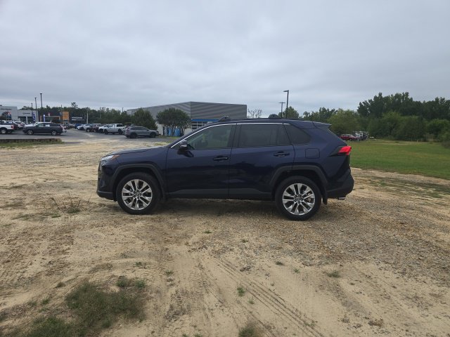 Used 2025 Toyota RAV4 XLE Premium FWD image 4