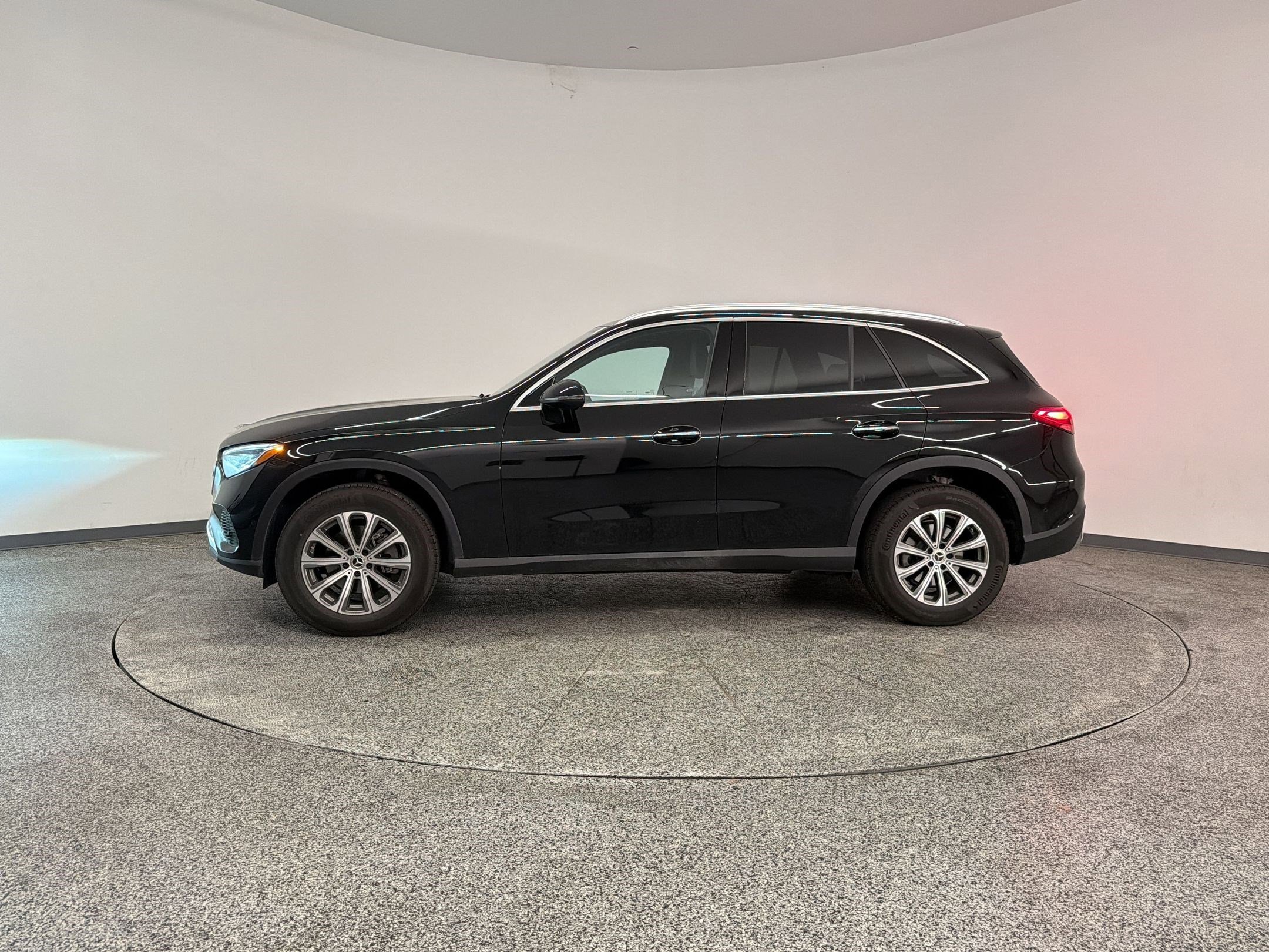 Certified 2026 Mercedes-Benz GLC 300 GLC 300 image 2