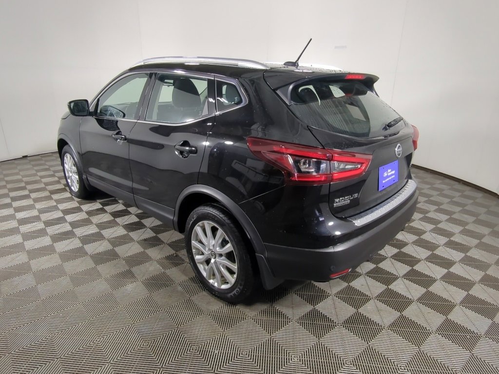 Used 2022 Nissan Rogue Sport SV image 6