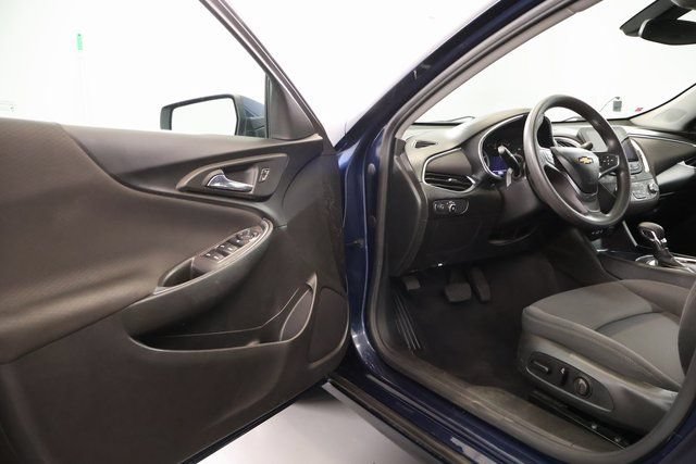Used 2021 Chevrolet Malibu LT FWD image 9