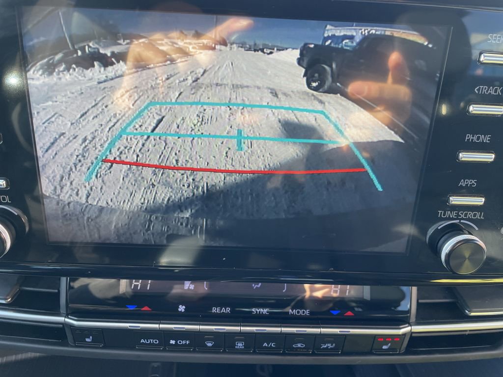 Used 2023 Toyota Sienna XLE Woodland Edition image 20