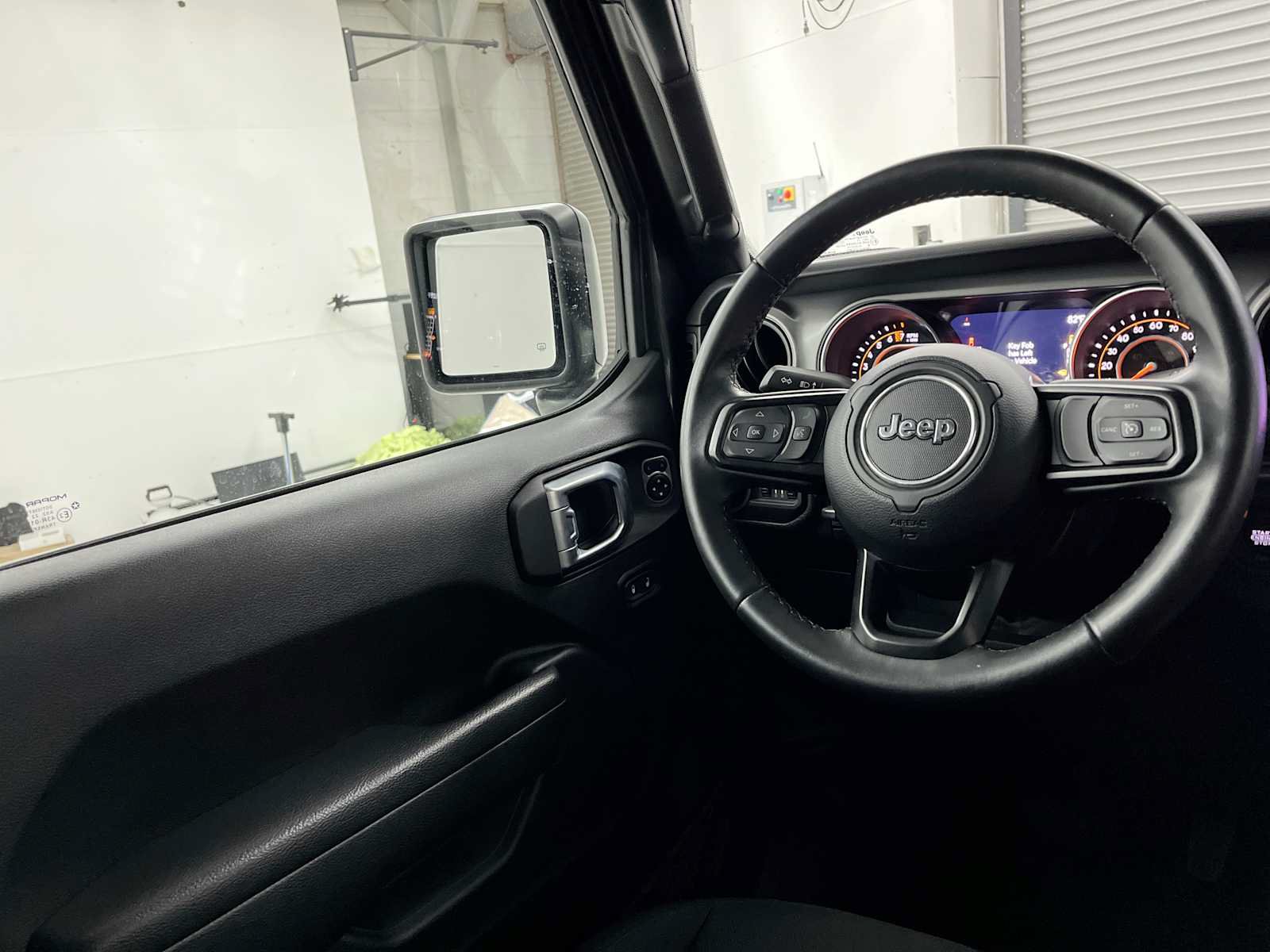 Used 2022 Jeep Gladiator Sport AWD/4WD image 15