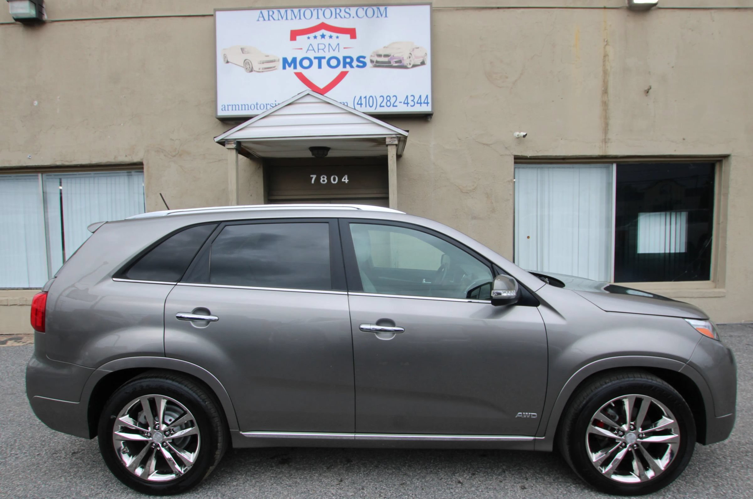 Used 2014 Kia Sorento SX w/ 3rd Row Package AWD/4WD image 4