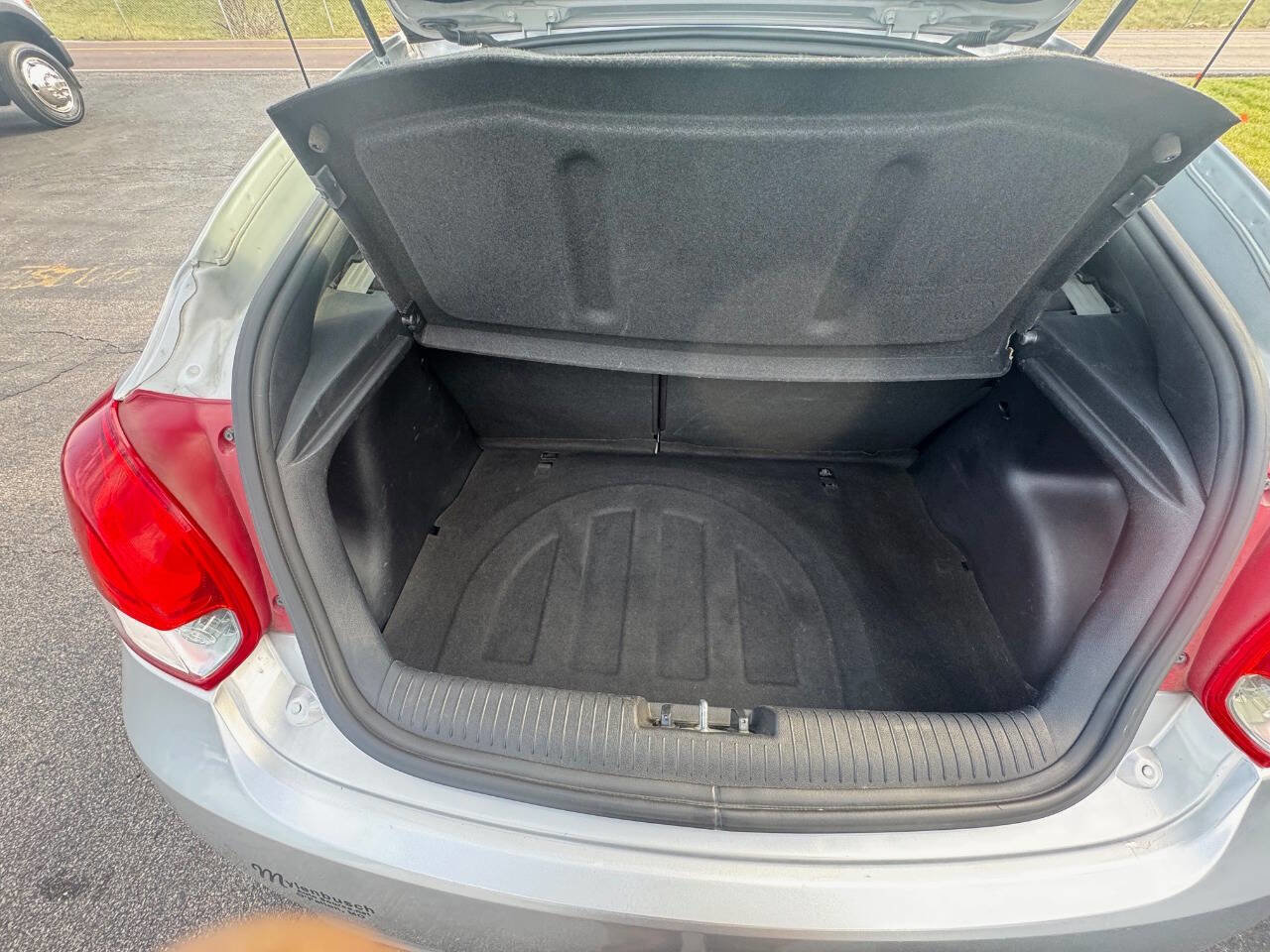 Used 2015 Hyundai Veloster image 18