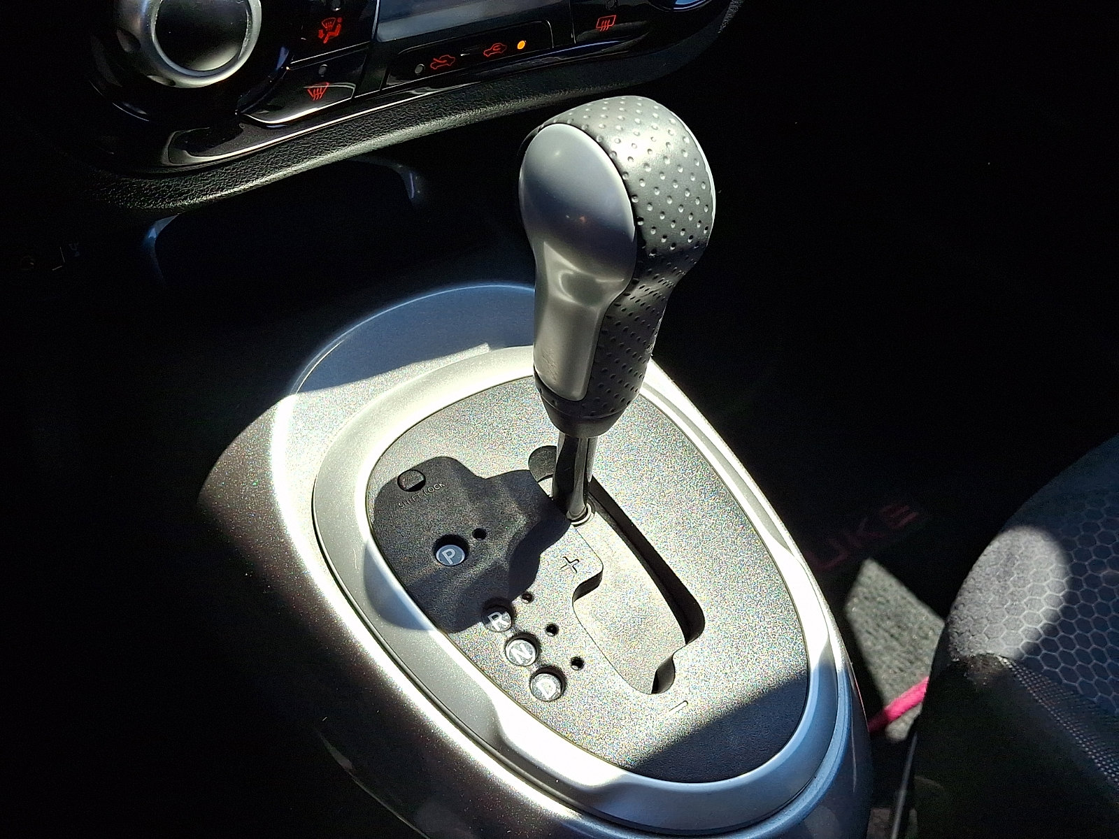 Used 2015 Nissan Juke SV w/ Technology Package AWD/4WD image 15