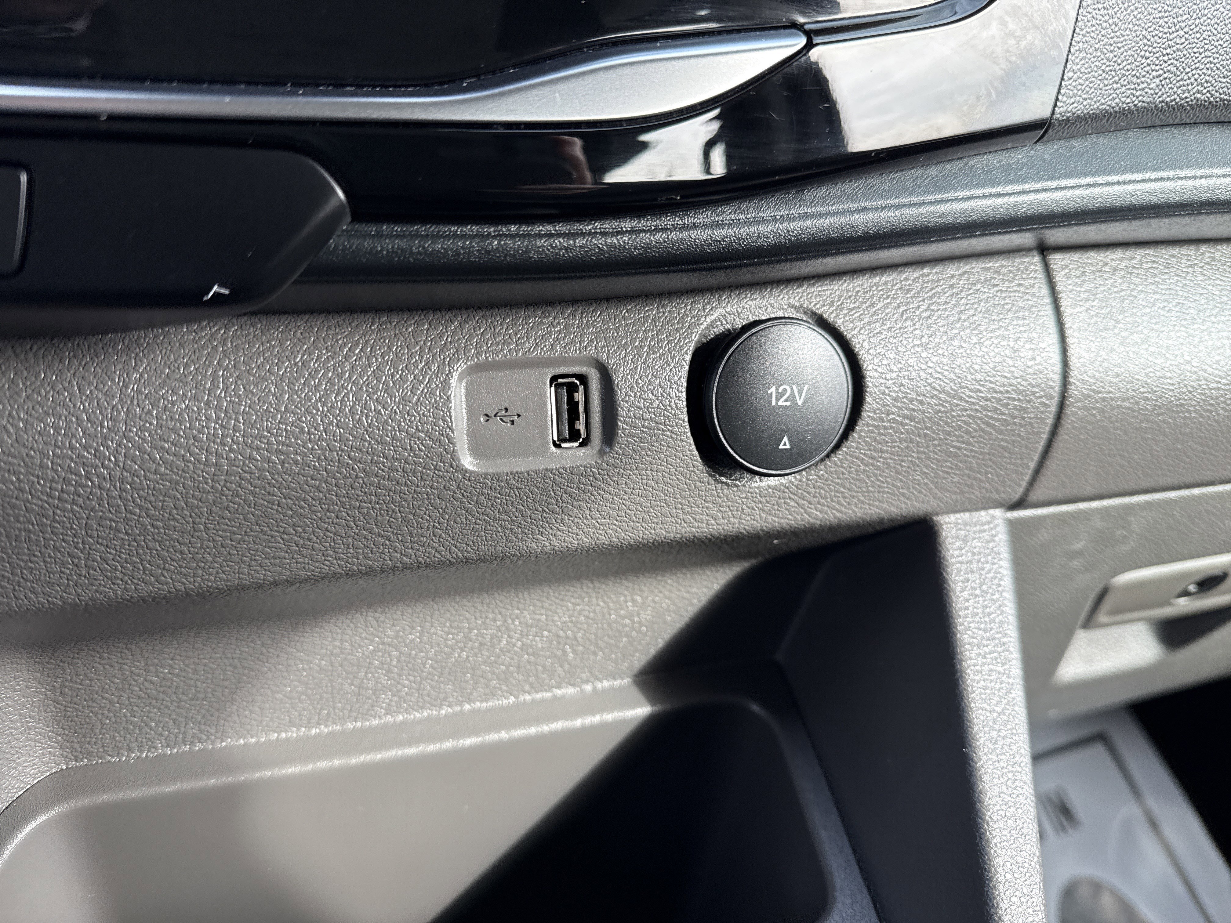 Used 2025 Ford Transit 350 XLT image 27