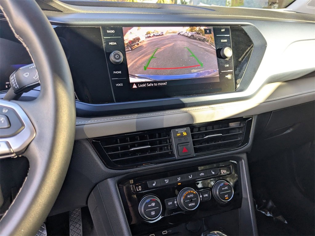 Used 2024 Volkswagen Taos SE image 19