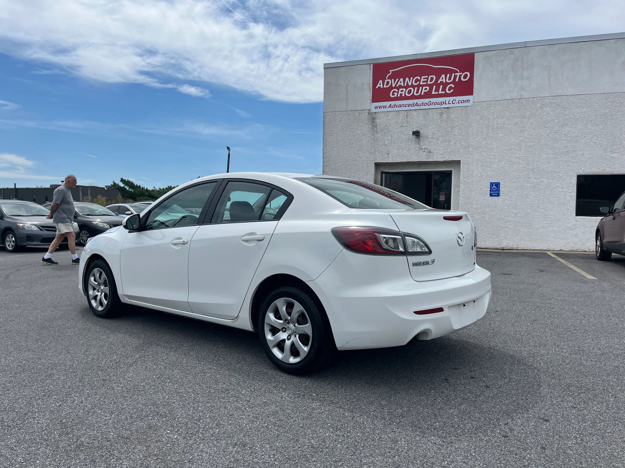 Used 2013 MAZDA MAZDA3 i SV image 4