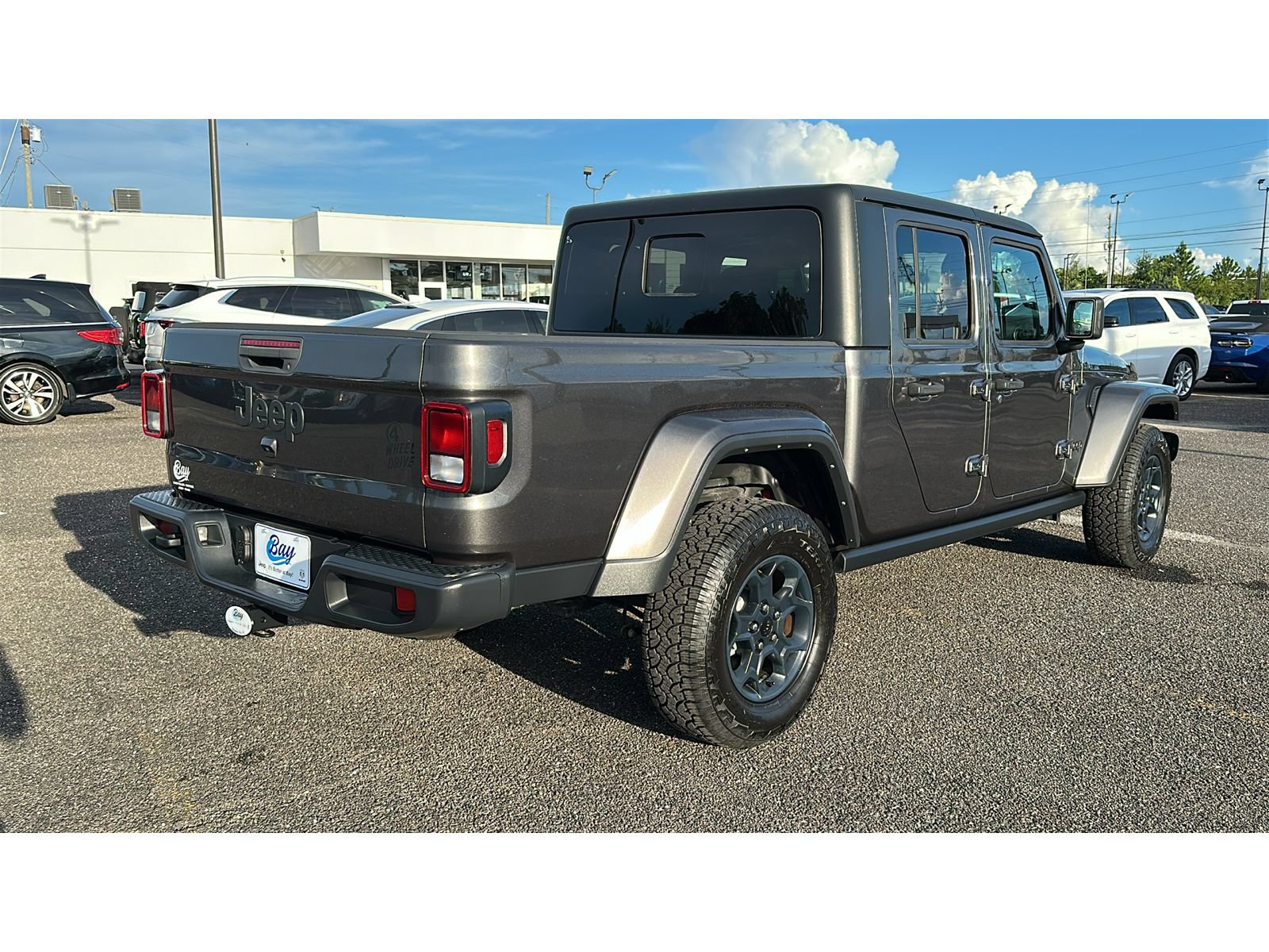 Used 2023 Jeep Gladiator Sport AWD/4WD image 6